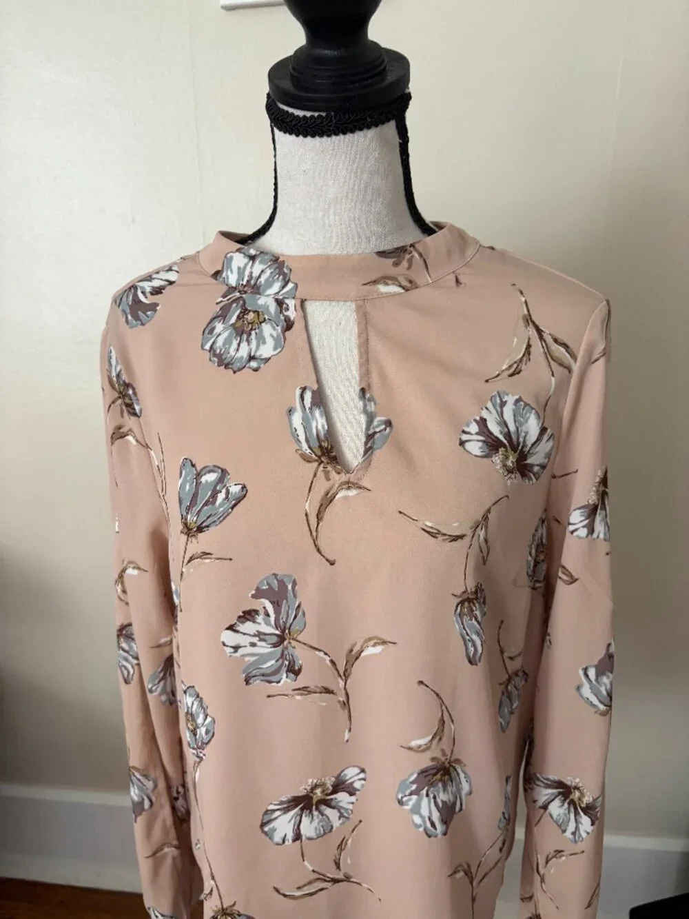 Monteau Floral Keyhole Blouse – Women's Medium NWT